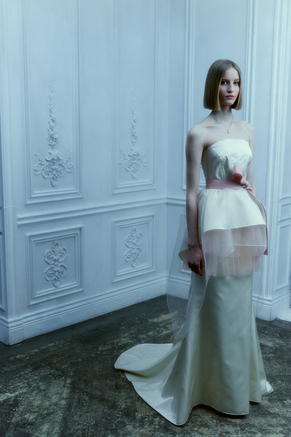 Костюм: корсет с многослойной баской и юбка со шлейфом от