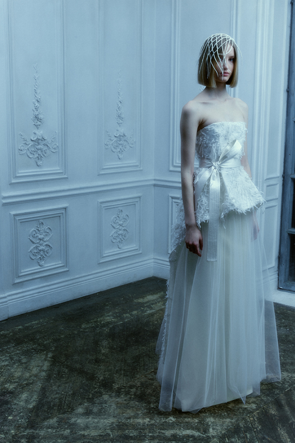 Корсет с баской с поясом и юбка из фатина от