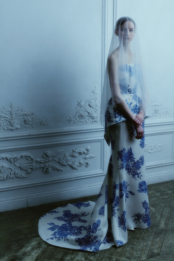 Корсет с баской и юбка со шлейфом от