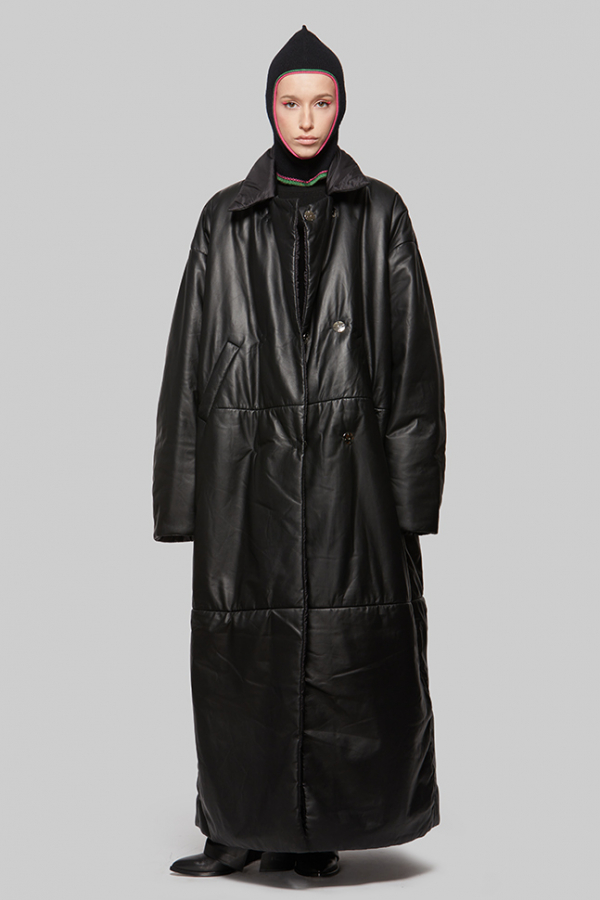 Длинное кожаное пальто