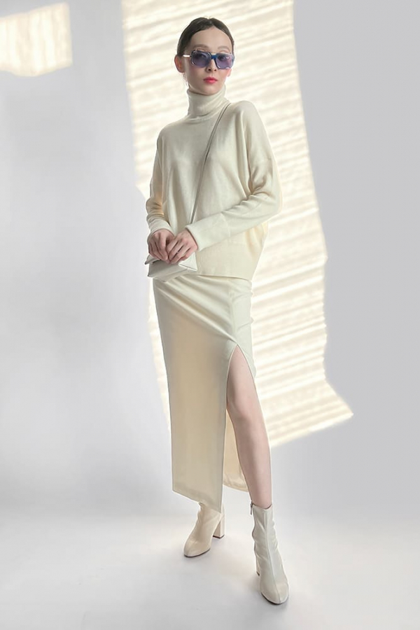 Юбка с разрезом по переду