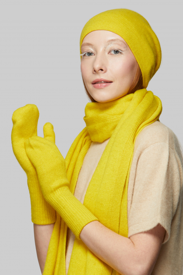 Кашемировые варежки горчичного оттенка