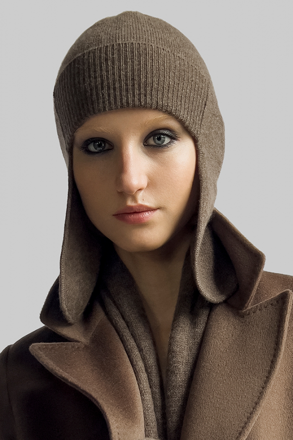 Шапка с ушами из кашемира